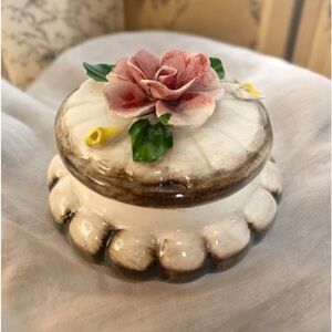 Italian pottery capidomonte trinket jewelry box. Vintage, round, collectible